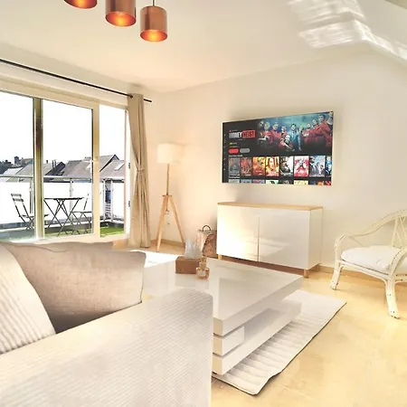 Penthouse With A Neo-gothic Parish Church View Apartment