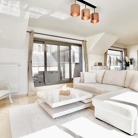Penthouse With A Neo-gothic Parish Church View 公寓 根特