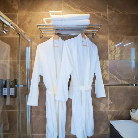 Penthouse With A Neo-gothic Parish Church View 根特