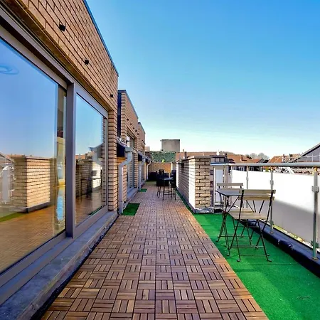 Апартаменты Penthouse With A Neo-gothic Parish Church View