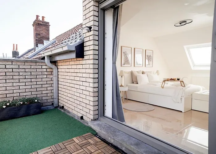 Апартаменты Penthouse With A Neo-gothic Parish Church View