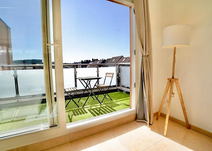 Апартаменты Penthouse With A Neo-gothic Parish Church View Гент